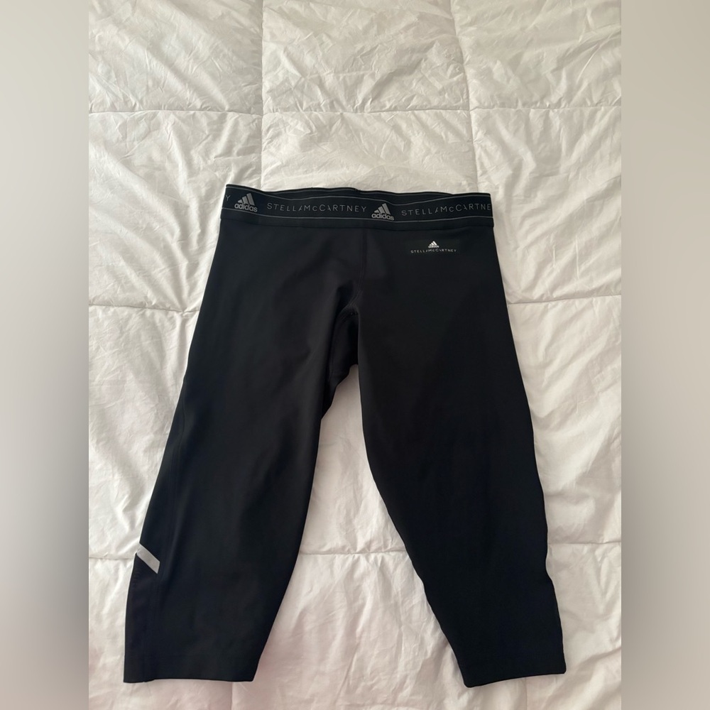 ADIDAS BY STELLA MCCARTNEY 
Capri leggings size medium